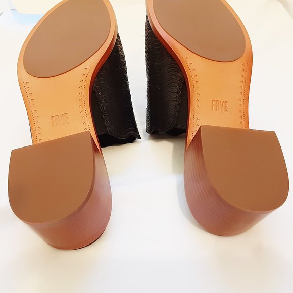 FRYE Cindy Black Leather Wave Sandals Size 10 w/Box - Picture 10 of 13